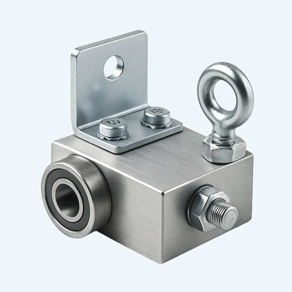 Kompakter Block mit Lagereinheit, Augenbolzen und Befestigungswinkel zur sicheren Montage.